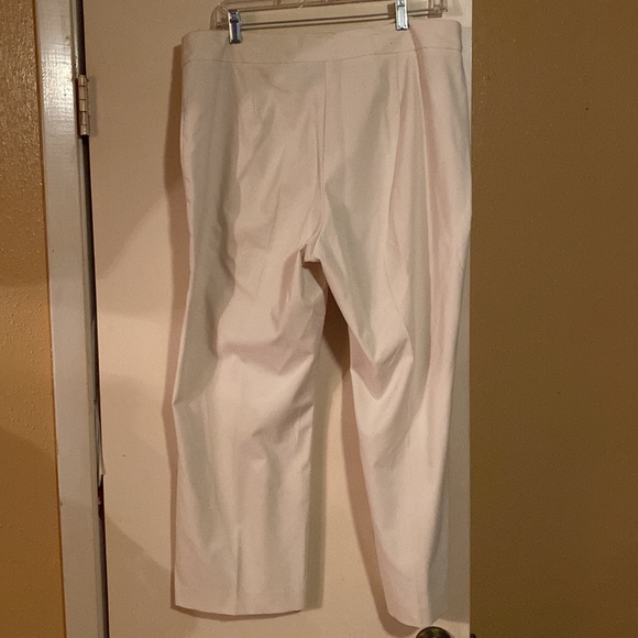 Grace elements khaki cropped pants. Sz 16 great condition. - Picture 3 of 6